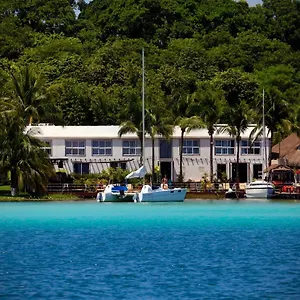 The Yak House - Albergue Bacalar